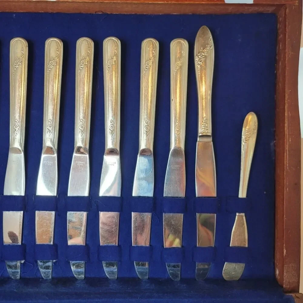 Vtg 1940s Silverware Set QUEEN BESS Tudor Plate ONEIDA‎ Flatware 51 Pieces AS IS